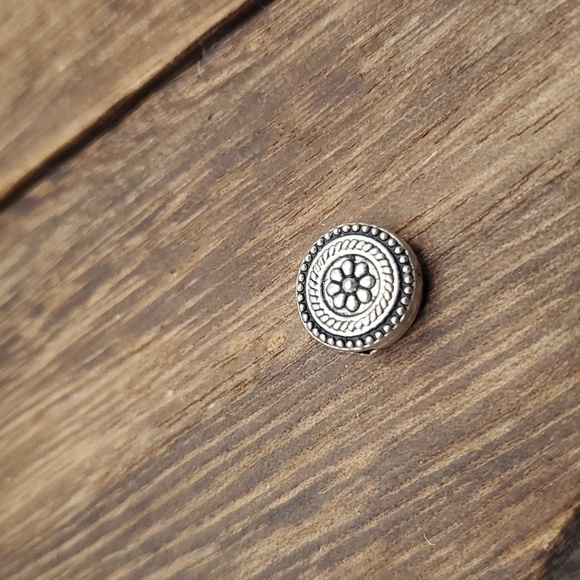 Floral Aztec core charm‎
